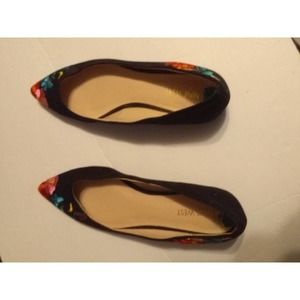Nine west embroidered flats Sz 8M black